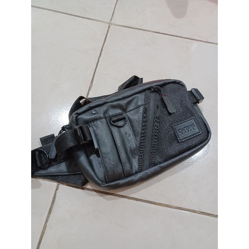 preloved SLING BAG/tas selempang/tas pria/tas kulit samping/tas bahu