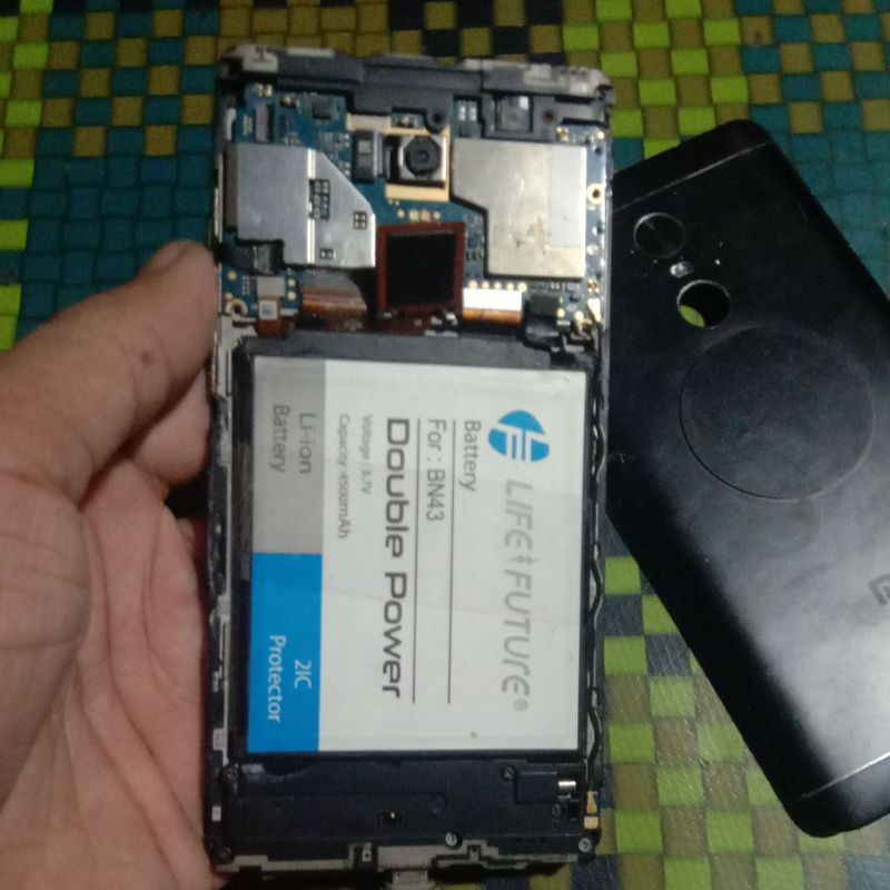 mesin redmi 4x snpdrogon ram 3 hidup normal.minus lcd