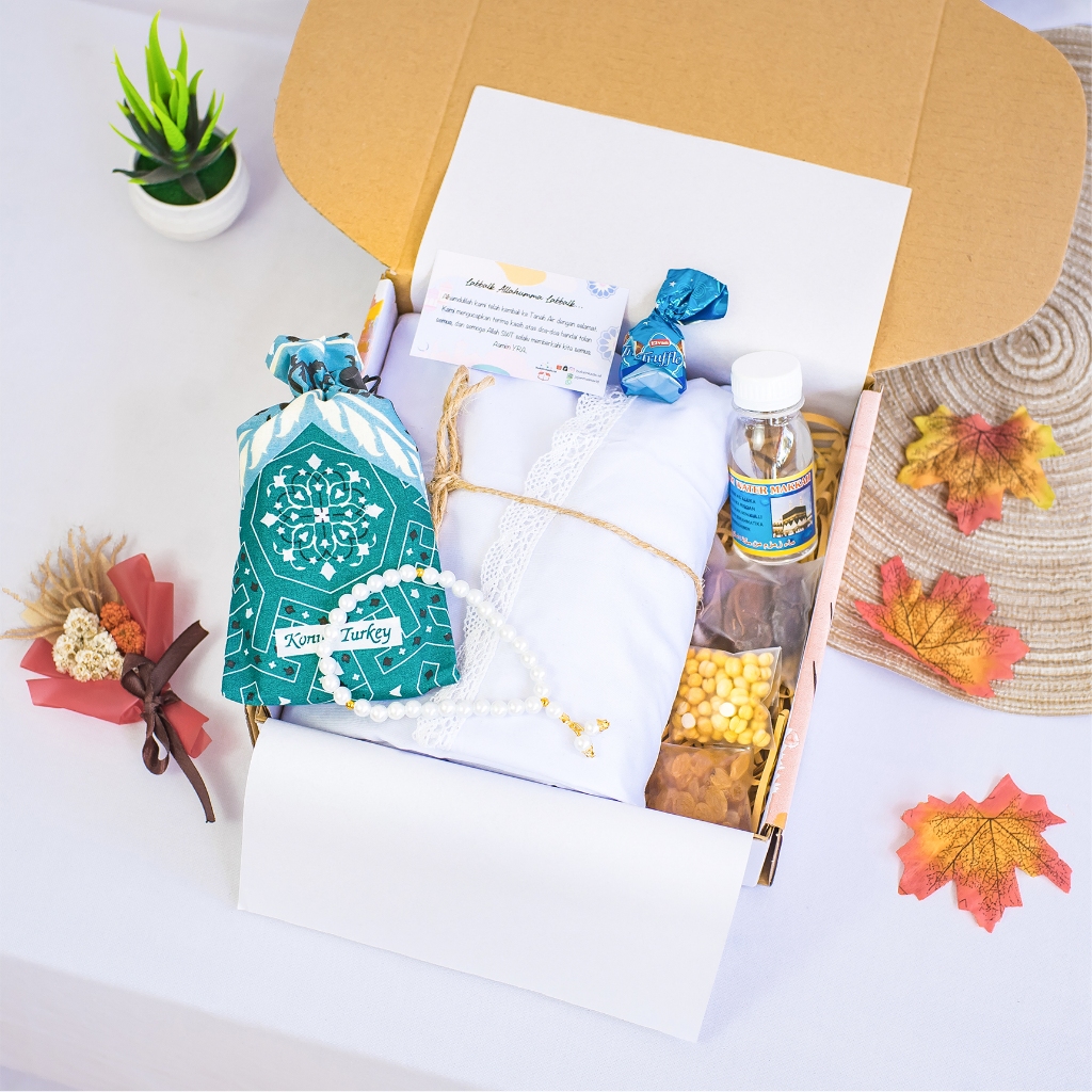 Oleh Oleh Haji Umroh Premium Isi Mukena Sarung Sajadah  - Hampers Parcel Kado Hadiah Souvenir untuk 