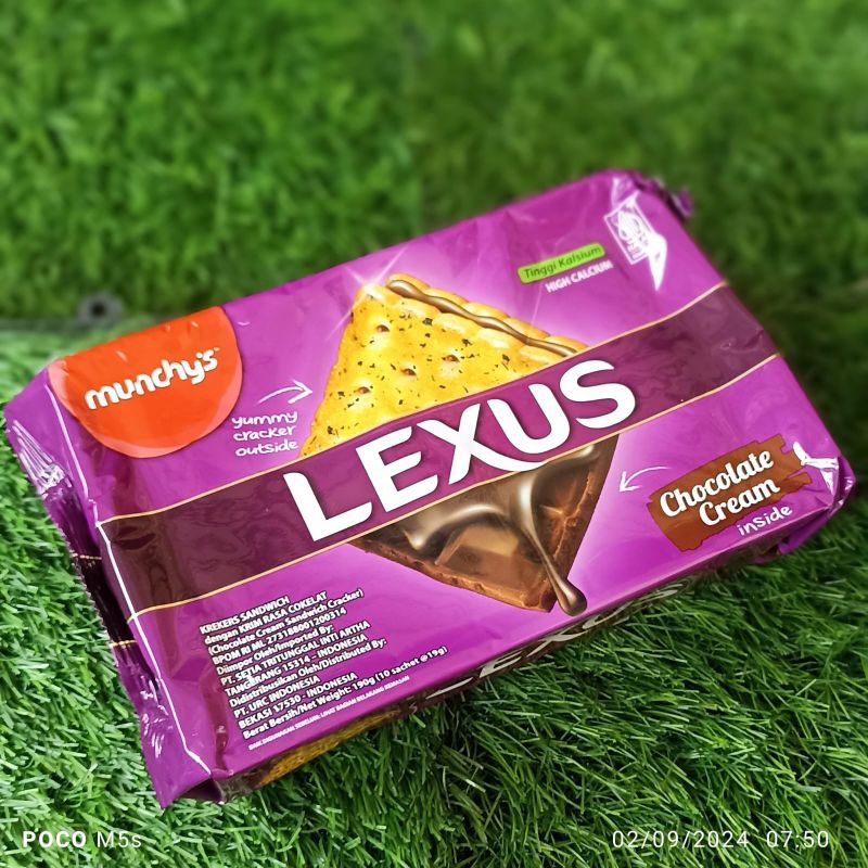

Lexus chocolate cream inside