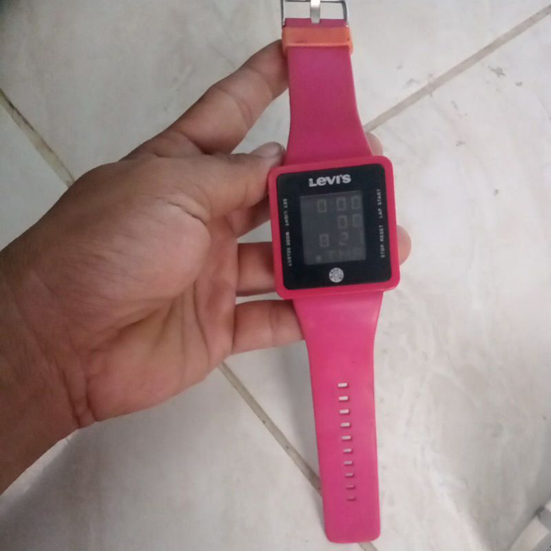 jam tangan Levis wanita