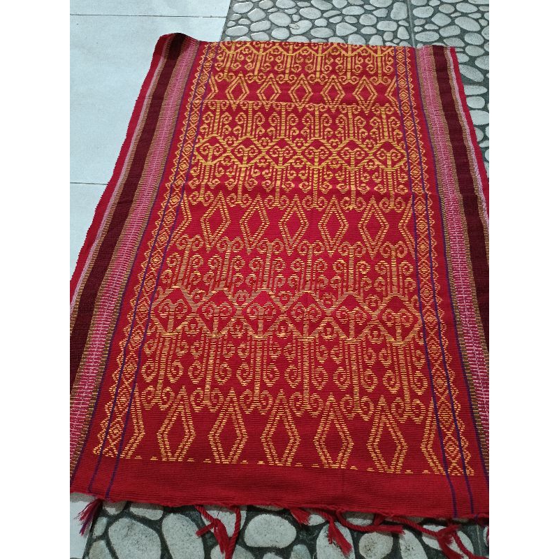 kain sulam tenun sidan kain pua kumbu tenun has Dayak kain dayak