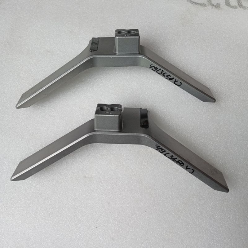 stand tv toshiba 49L3650vj - kaki tv toshiba 49l3650vj - breket tv toshiba 49l3650vj