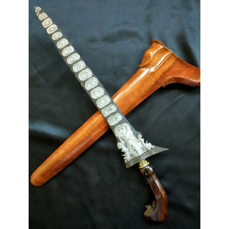 Keris Omyang Jimbe Putut Kembar Pamor Melati Sinebar Tangguh Mataram