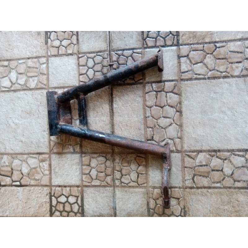 Standar tengah bekas cabutan Force 1 FIZ FIZ R Original