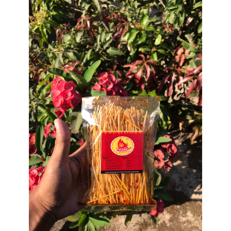 

Mie Lidi Pedas Extra Daun Jeruk Original 250 gram Cemilan Kekinian