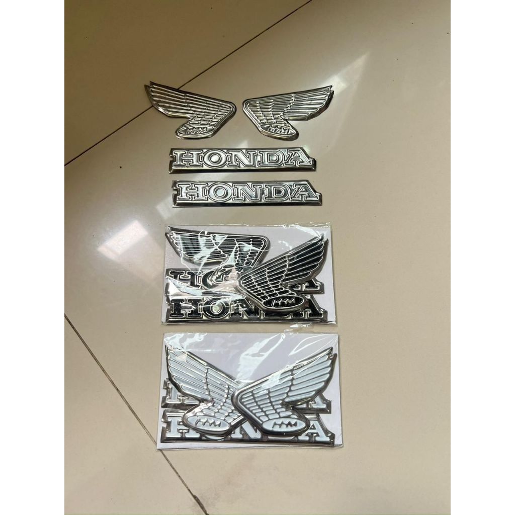 Emblem tangki gelatik seng hitam putih crom