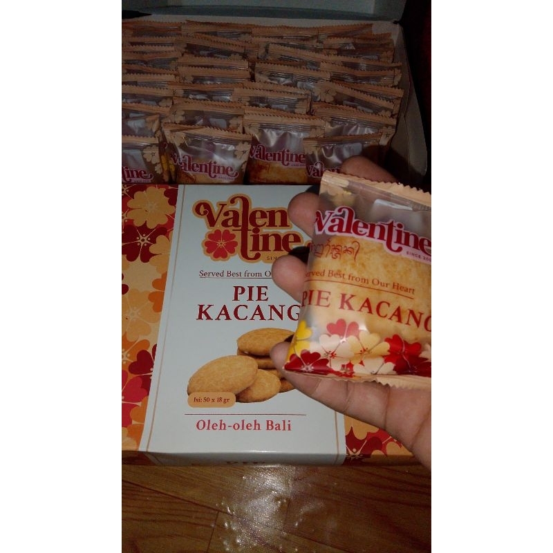 

pie kacang VALENTINE 1 box isi 50 pcs | cemilan | oleh oleh khas BALI