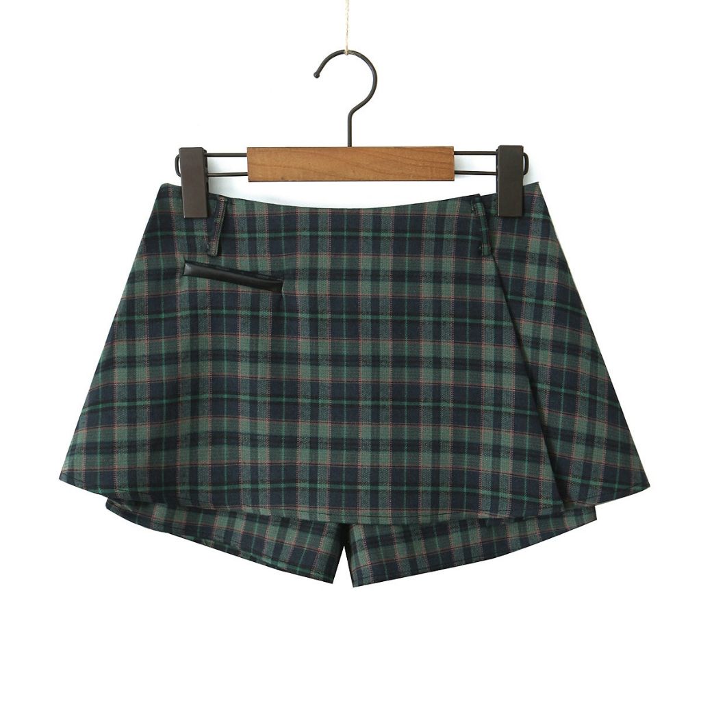 Woman green plaid mini skort/ rok celana hijau kotak-kotak