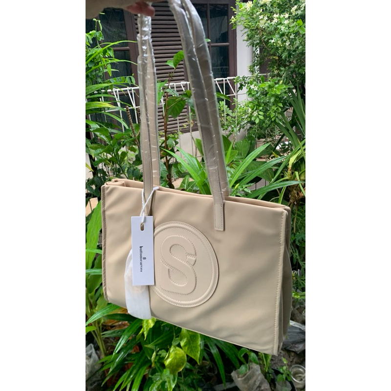 Aaliya Tote Bag Buttonscarves New With Box