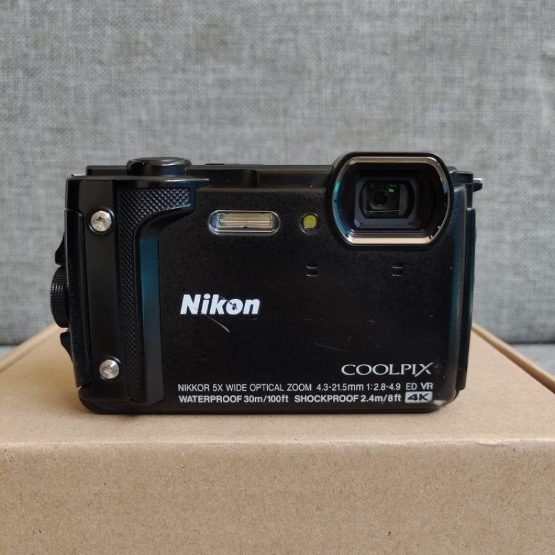 Nikon Coolpix W300 Kamera Waterproof Wifi GPS