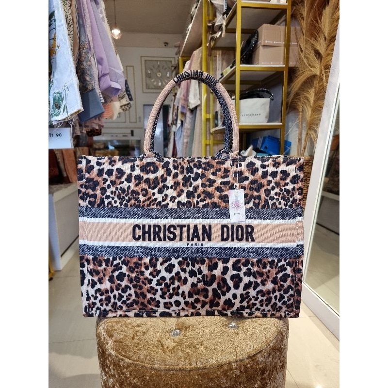 Tas Totebag wanita CD Motif leopard / macan