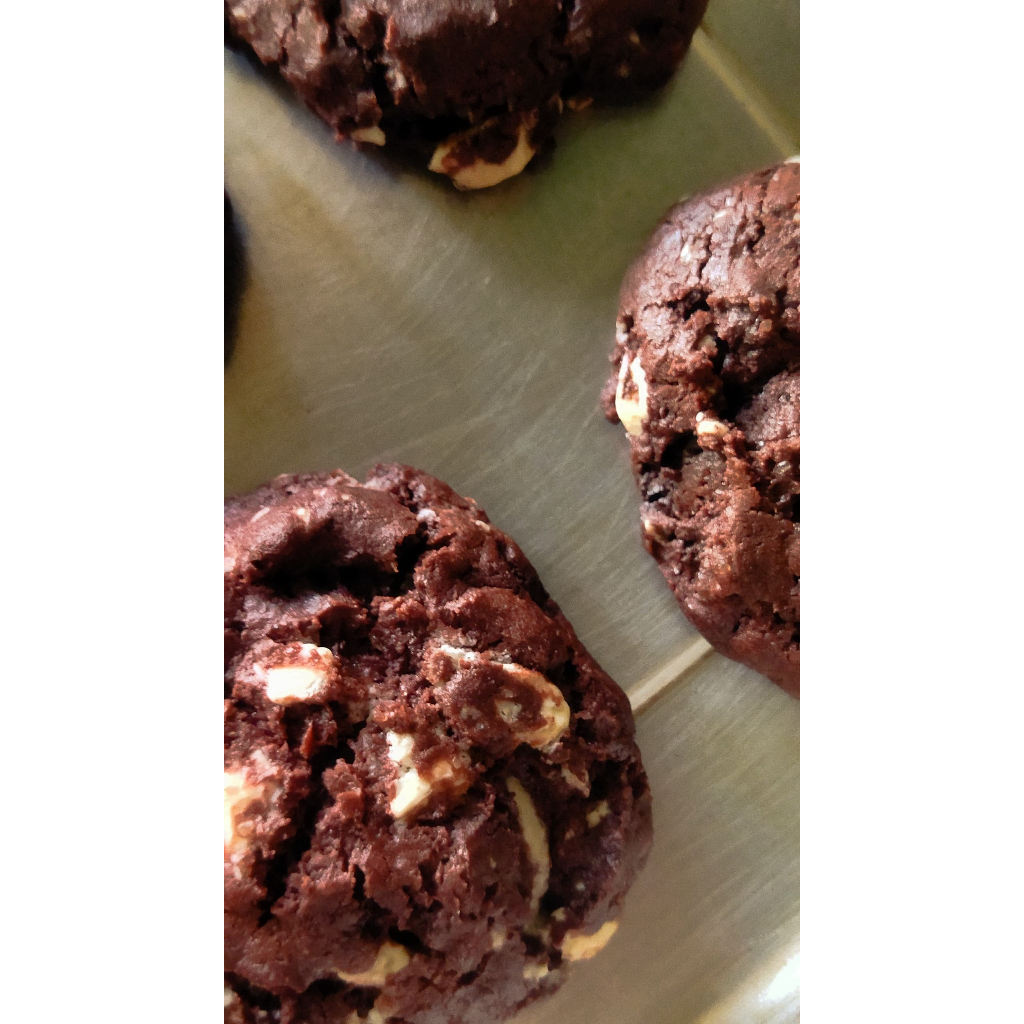 

Cookies Hippu - Red Velvet White Chunky Cookies - Large isi 8 Cookies