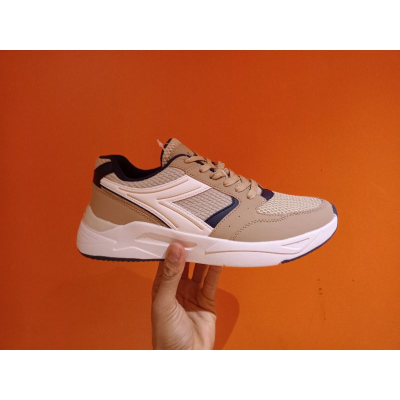 Sneakers pria sepatu Diadora original/Diadora Mandison men's sneakers shoes -Khaki