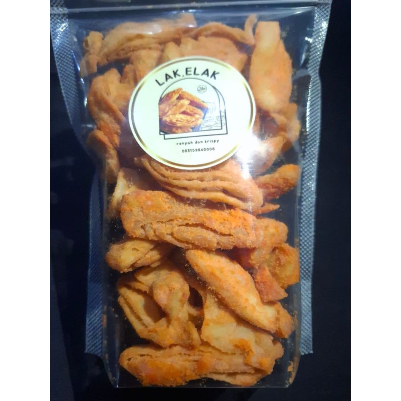 

LAK ELAK cemilan snack pedas keripik pangsit sentul malaysia renyah dan krispi cemilan viral murah harga grosir