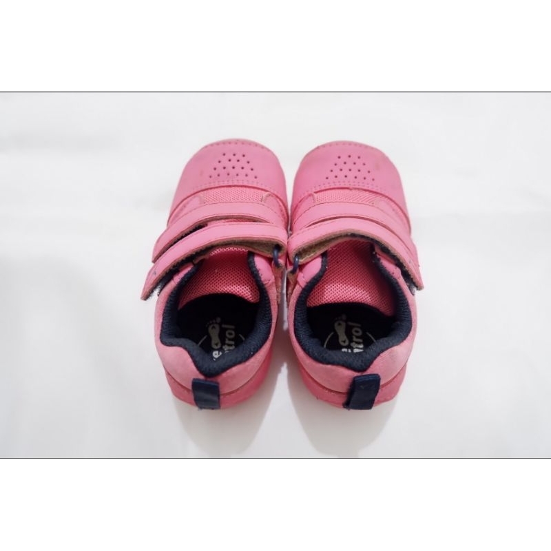 Preloved Sepatu Anak Decathlon