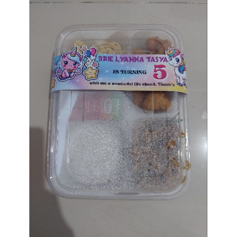 

Label Souvenir Lunch box Ulang Tahun Anak