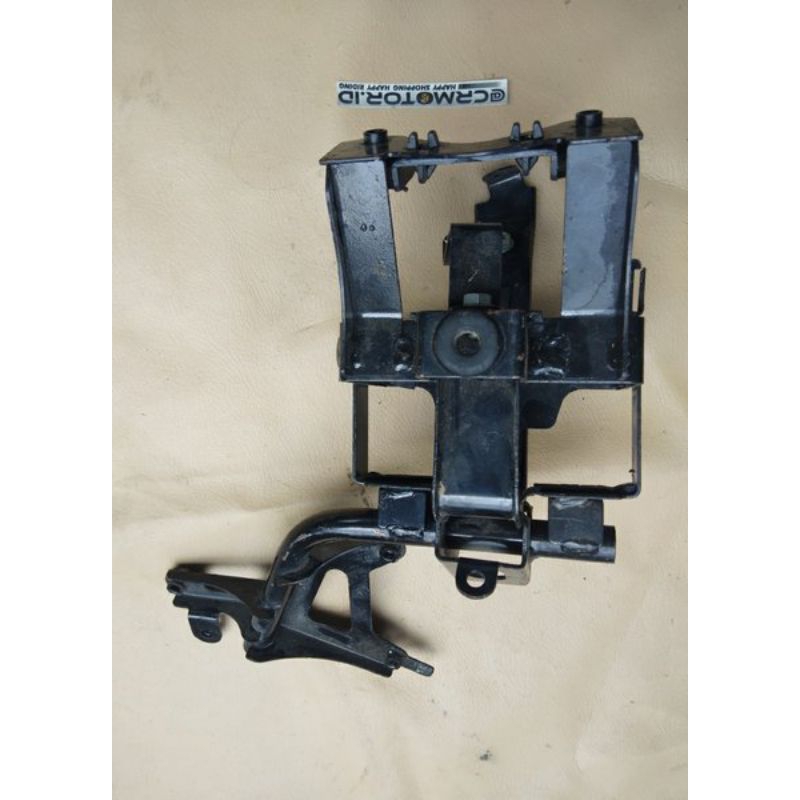 dudukan lampu aki Vario 125 old copotan original