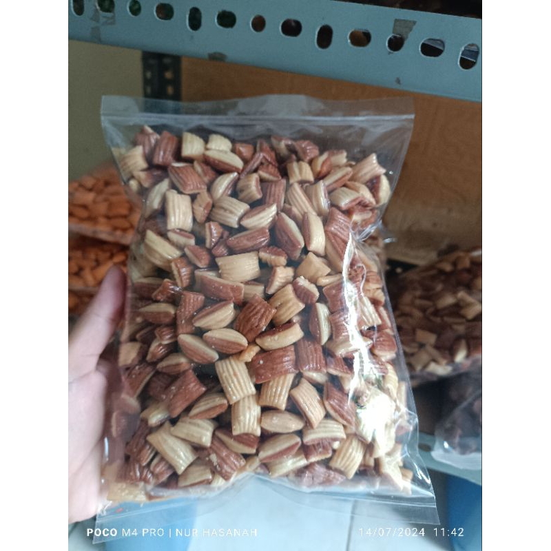 

Cemilan Pangpang Cokelat Belang Kemasan 500gram/Aneka snack murah Kendari