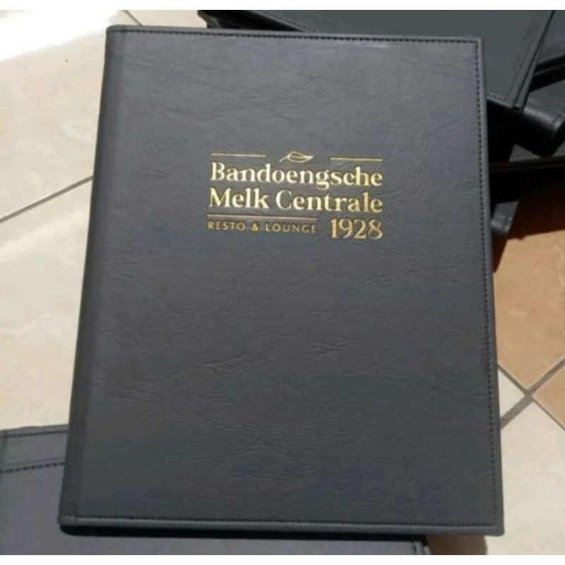 

cover menu resto& caffe size a4 logo di embos di baud