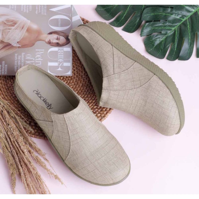 SANDAL CASUAL WANITA ,SANDAL WEDGES ,SANDAL BUSTONG ,HALF SHOES BRAND  CIBADUYUT BANDUNG