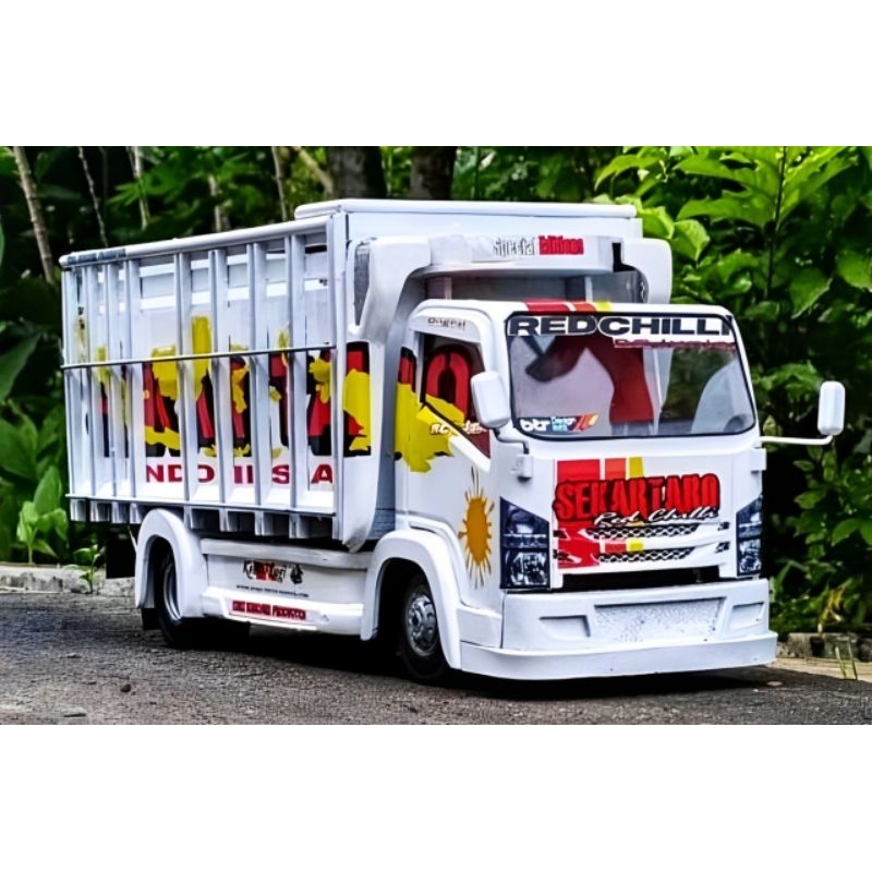 MINIATUR TRUK OLENG LAMPU TERPAL