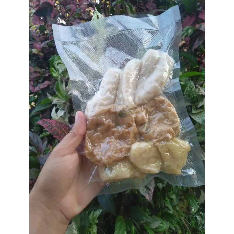 

pempek asli ikan tenggiri 1 pcs isi 10 biji