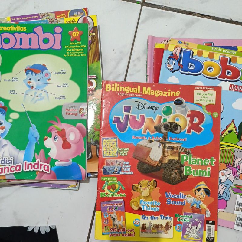 majalah kreatifitas dan aktifitas  untuk anak TK mombi, bobo junior, tinker bell, disney junior, dis