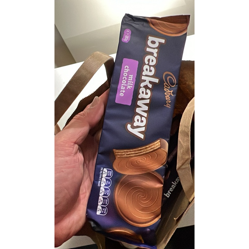 

Cadbury Breakaway Milk Chocolate Biscuits 180g AUSTRALIA