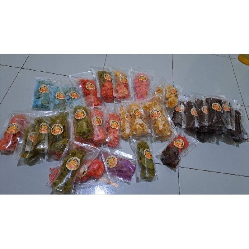 

Kripik pisang homemade lunak dengan berbagai varian, cokkat ,greentea, tiramitsu dll