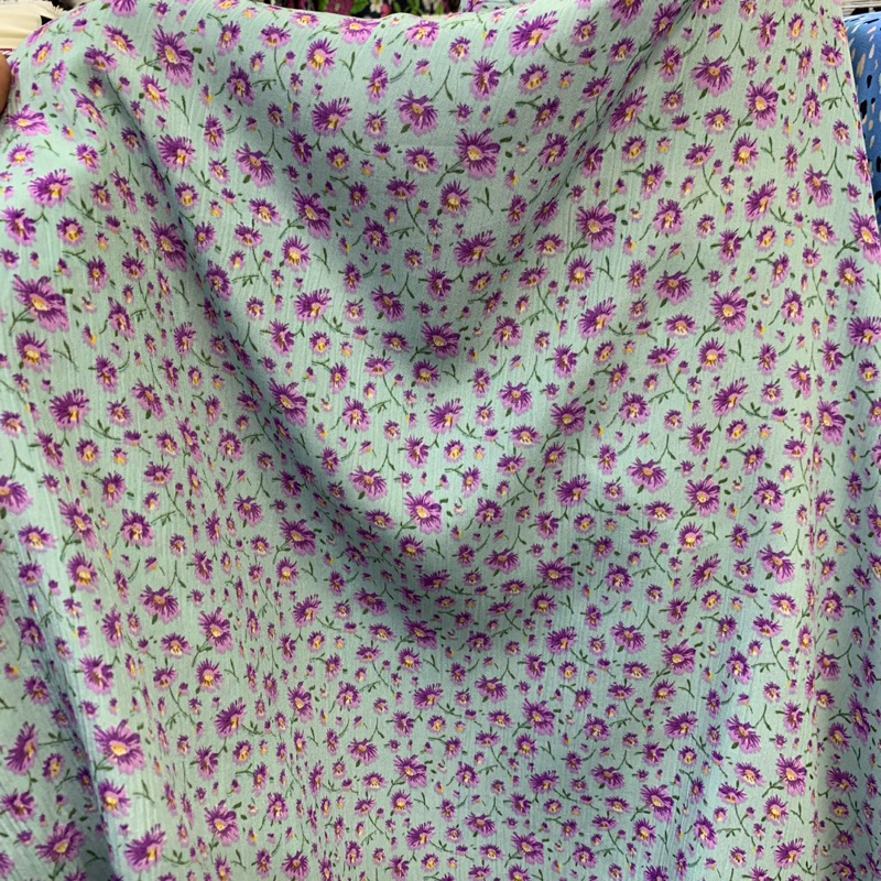 kain sifon yoryu motif - kain yoryu crinkle - kain crinkle yoryu motif - motif violet flower