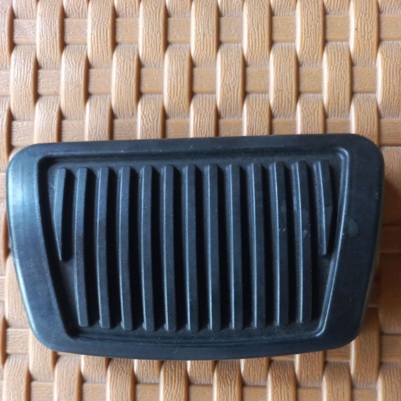 Karet Pedal Rem Bantalan Karet Pedal Pad Hyundai ACCENT SOLARIS AZERA IX25 ORIGINAL