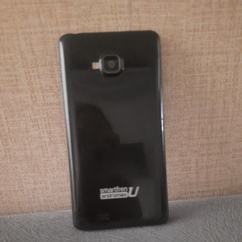 Hp Andromax U smartfren second kanibalan