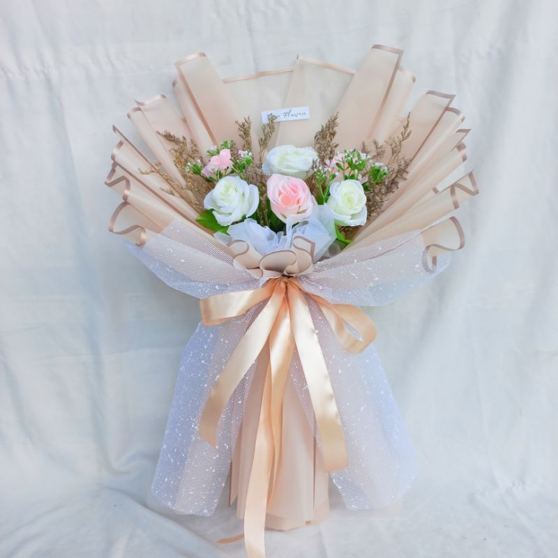 

[READY] Buket Bunga Artificial Hadiah Ulang Tahun Wisuda