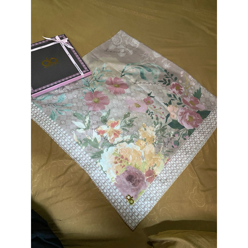preloved scarf vivi zubedi