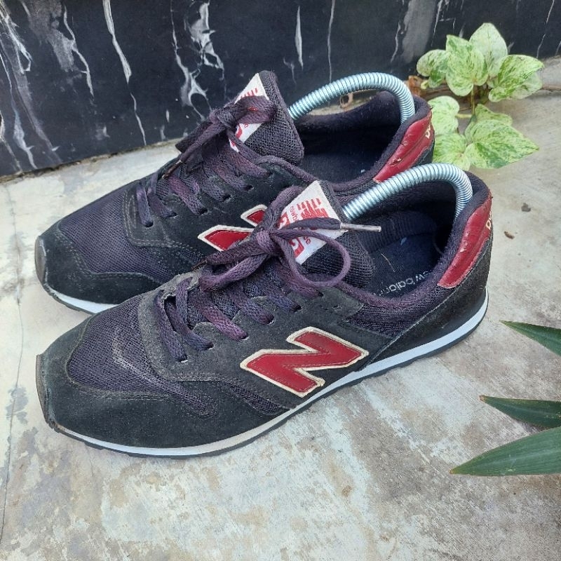 sepatu sneakers second merk New balance 373 size 43(27,5cm)