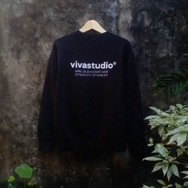 Crewneck vivastudio