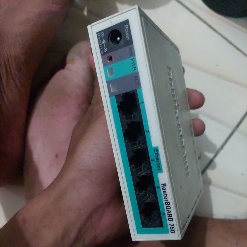 mikrotik rb750