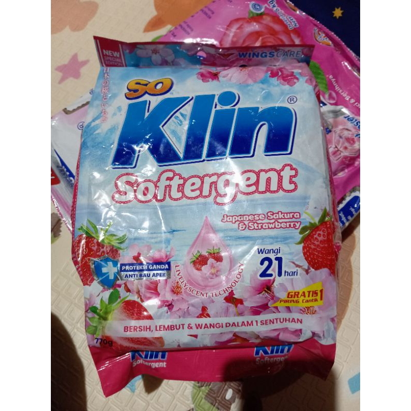 Soklin detergent bubuk 770gr
