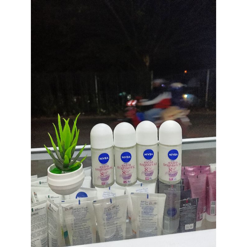 Nivea roll on dedoran extra brightening