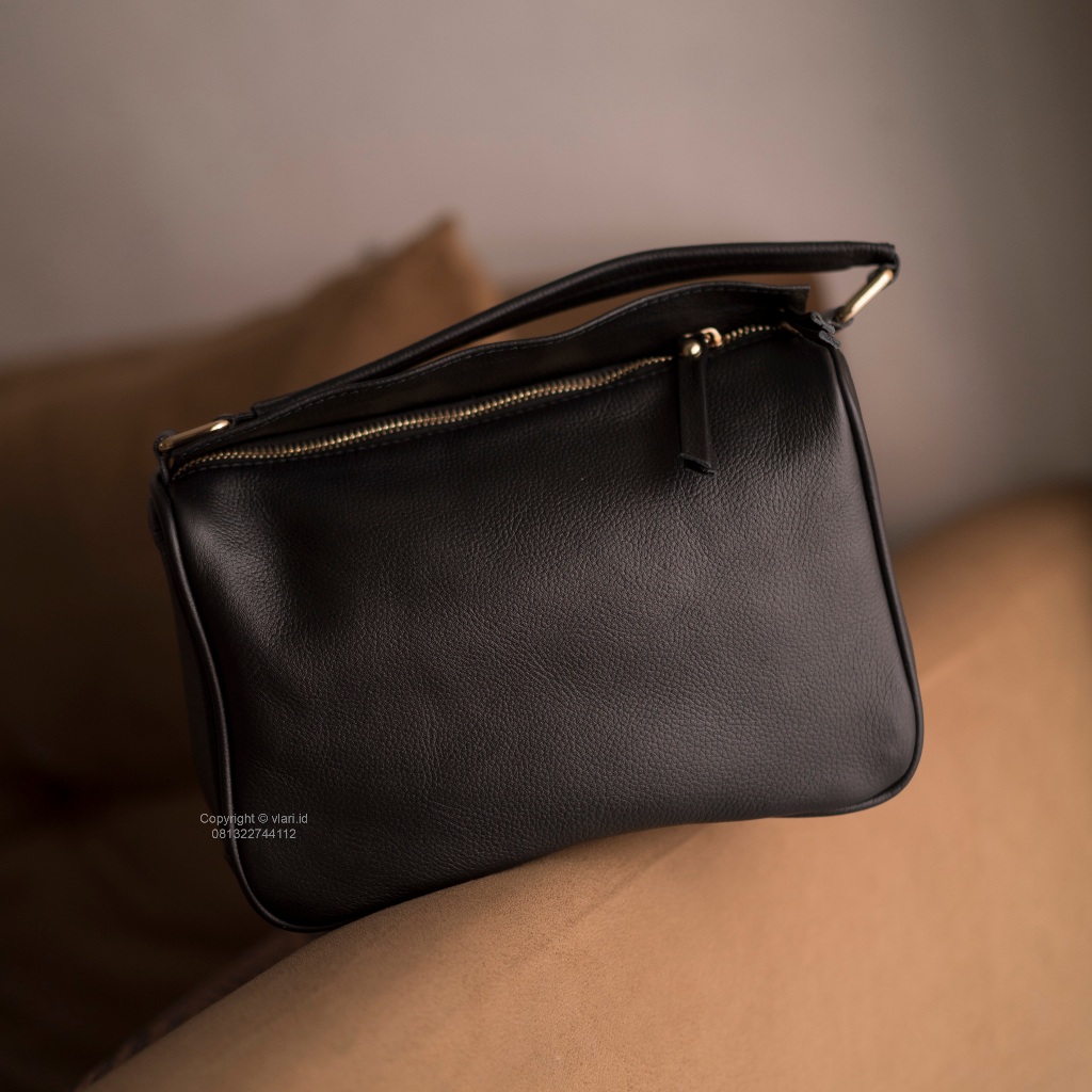 Vlari - Tas Kulit Asli Sling Bag Wanita Kulit Asli | Tas Selempang Wanita Kulit Premium Asli Pull-up