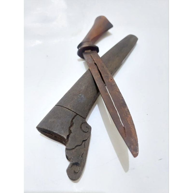 Badik Tua Handle Tanduk Bule