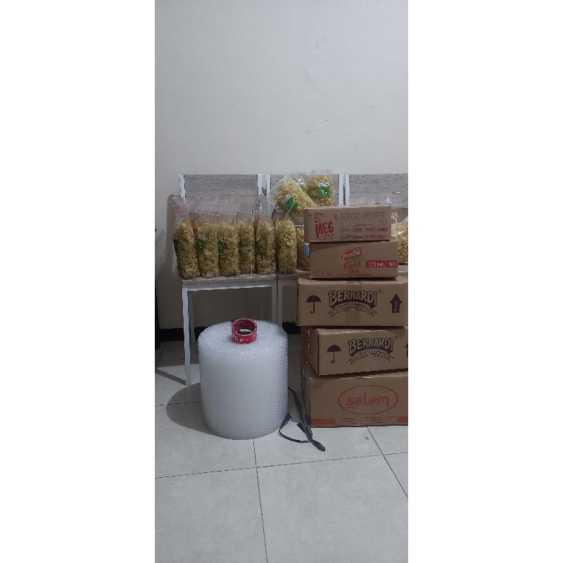 

PACKING BUBBLE WRAP + KARDUS