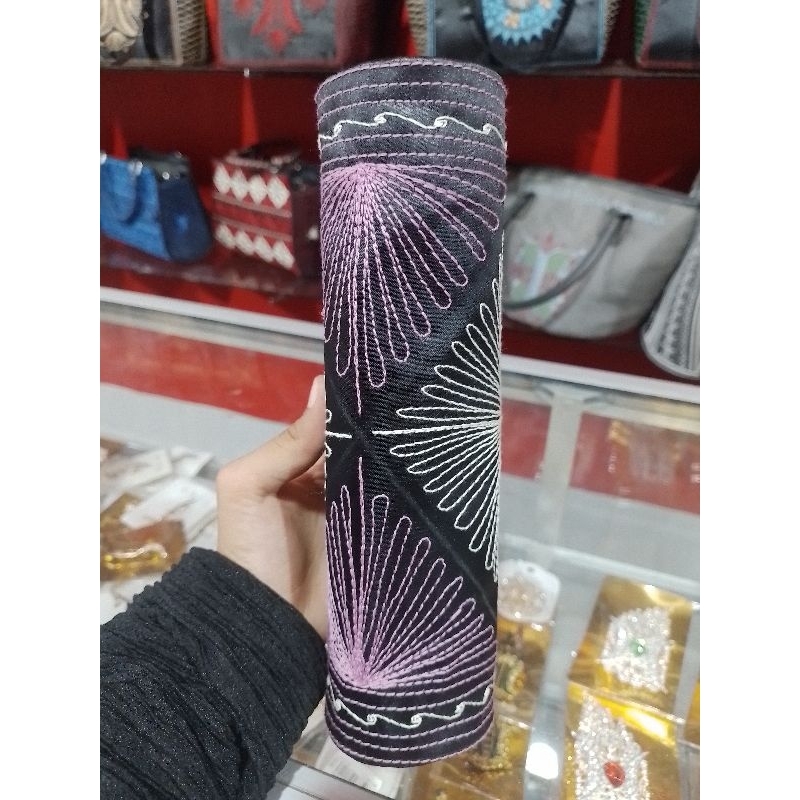 

kotak pensil bordir motif aceh