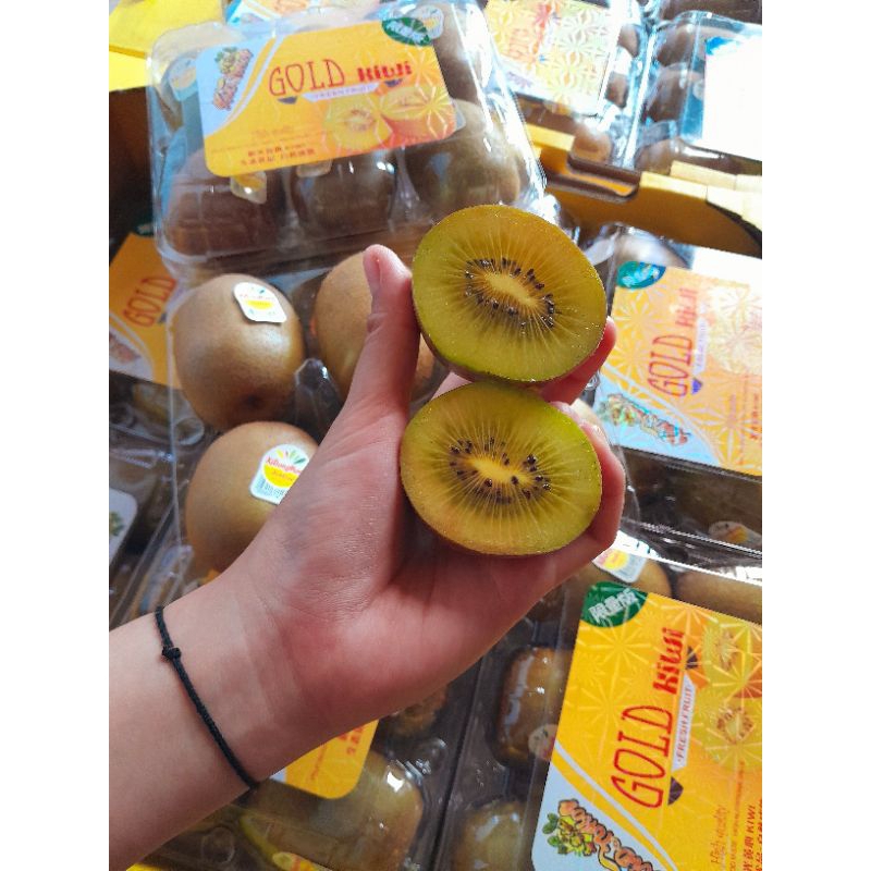 

kiwi gold manis banyak khasiat,fresh selalu