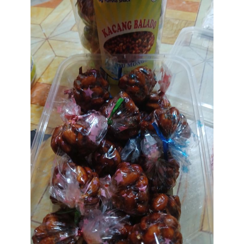 

kacang balado madu mongso terbuat dari kacang tanah gula merah n cabai rawit merah enak buat cemilan dirumah 8500 isi 10