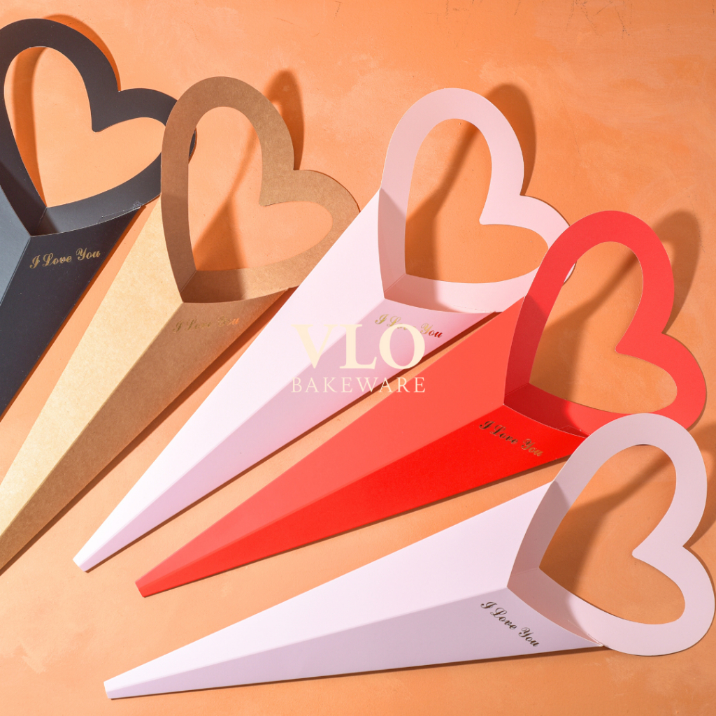 

Kotak bunga love dengan handle motif cone | flower cone paper