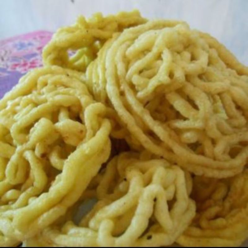 

krupuk mie kuning gurih panjang