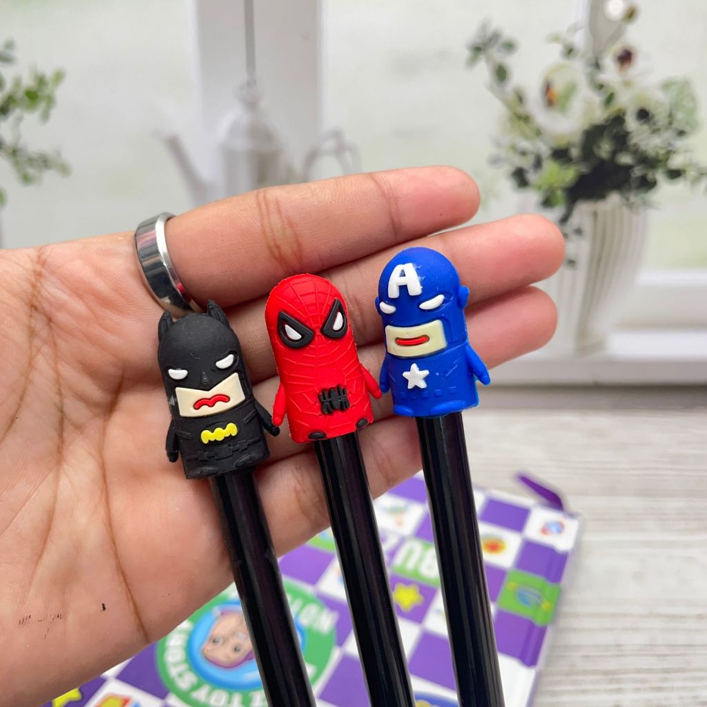 

Pulpen gel Avenger Versi 2 Special Edition tinta hitam Ready 3 Variant Karakter / Pen Gel Super Hero Unik Lucu Favorit Anak Stationary Fancy Harga Termurah Bisa Grosir dan COD