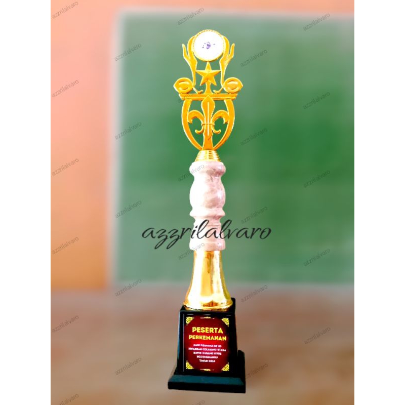 PIALA ONIX FIGUR PRAMUKA